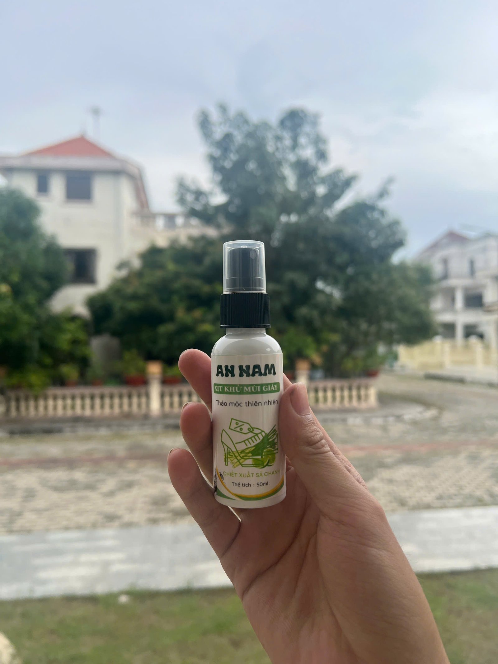 Xịt Khử Mùi Giày