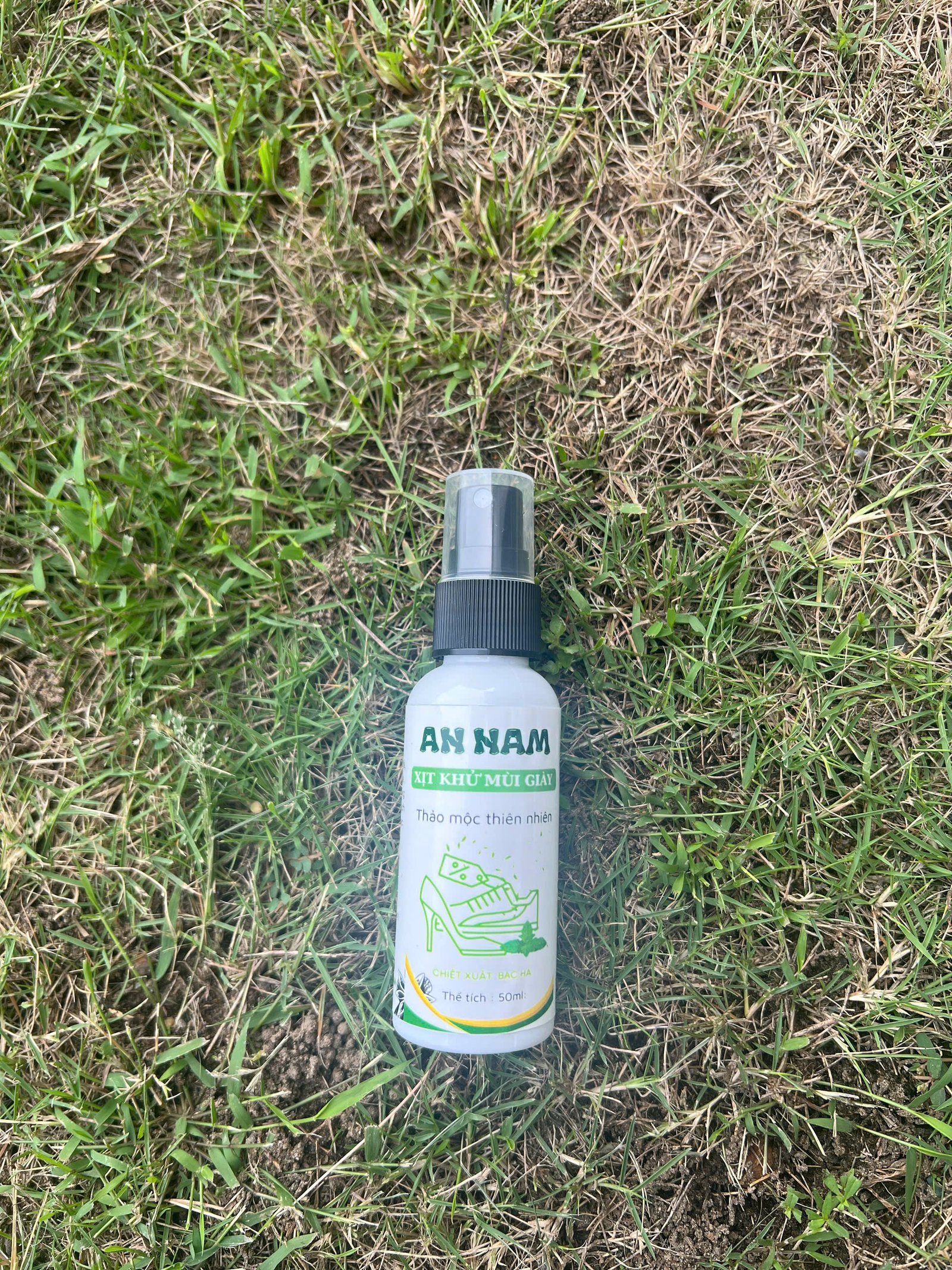 Xịt Khử Mùi Giày